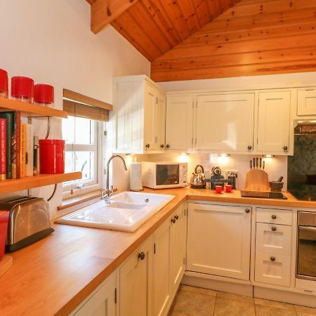Pond Cottage Труро Экстерьер фото