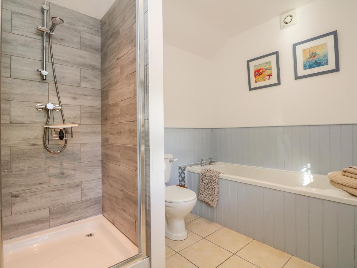 Pond Cottage Труро Экстерьер фото